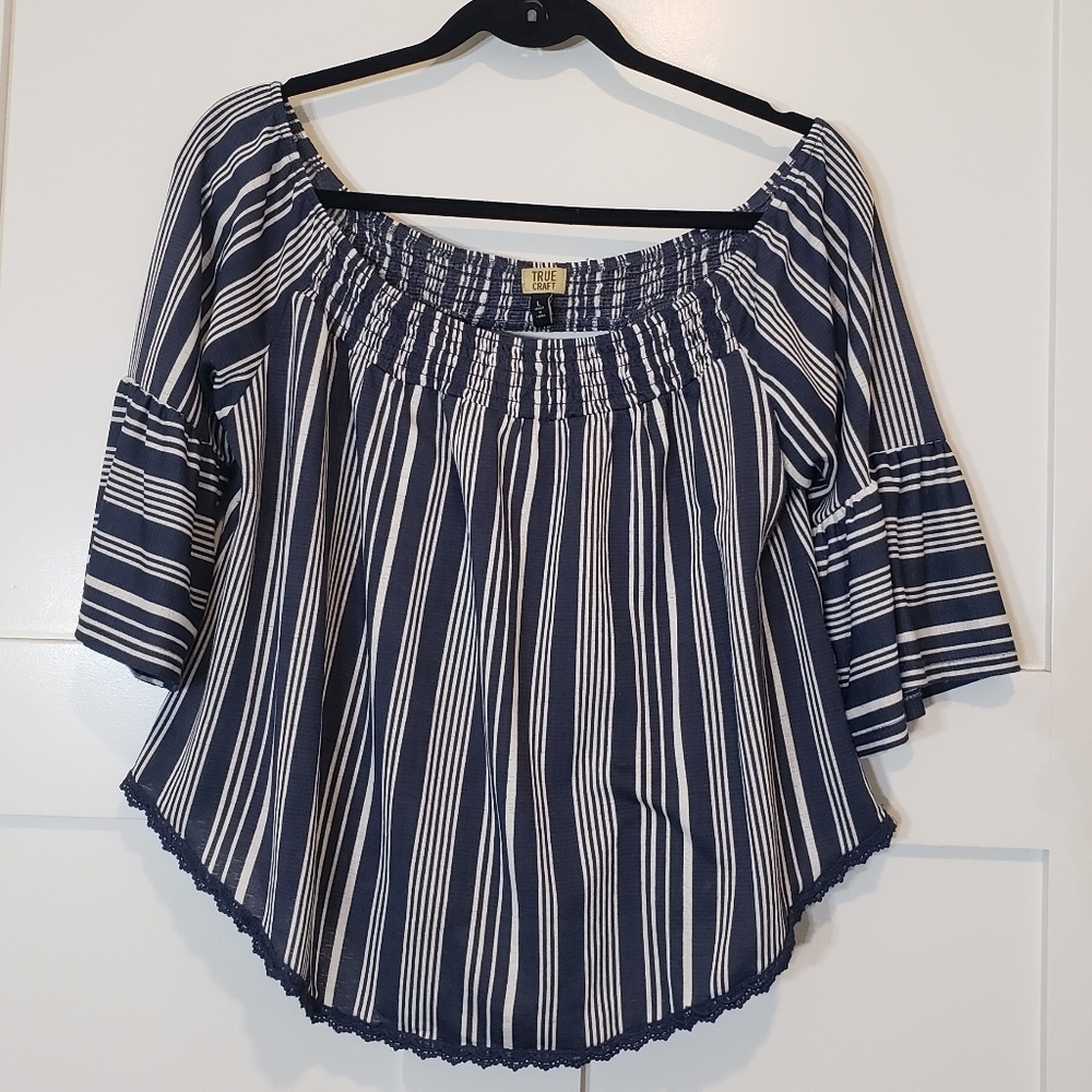True Craft Navy & White Smocked Top Bell Sleeves Scalloped Hem Size Large Gauzey